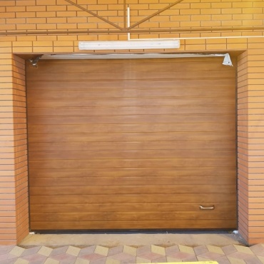 Ворота секционные ручные под деревянную отделку 2500x2750