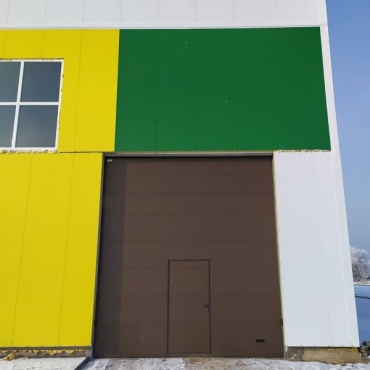Промышленные ворота секционные на производство 3000x4500