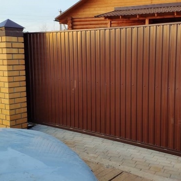 Откатные ворота для дачи из профлиста 3200x2300